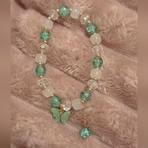 Green and White Beaded Necklace